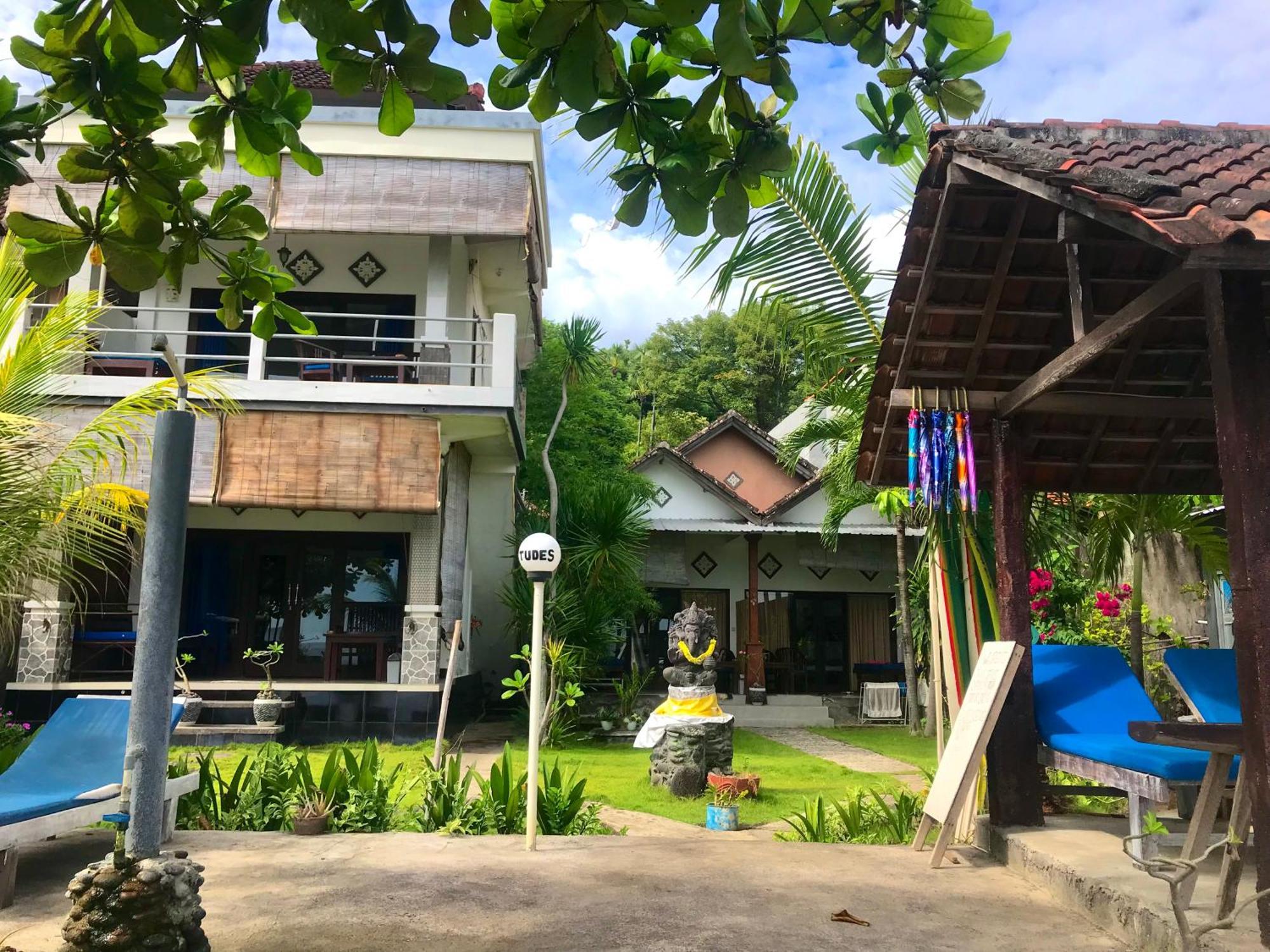Tudes Homestay Amed Extérieur photo